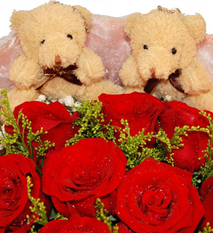 幸福滋味：13红玫瑰+2枝小熊